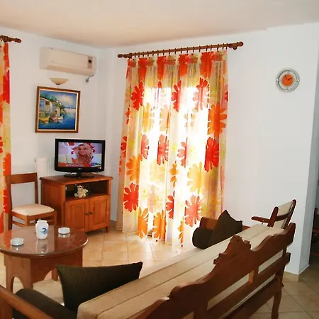 Tzortzi